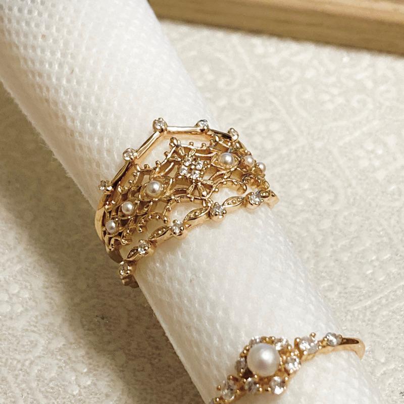 CEDONY | 2024年春季新品 手指上的花園 一套多種戴法 鑲嵌貝殼珍珠白鋯鑽 日牌同款 | 戒指 尾戒 疊戴戒指-細節圖2