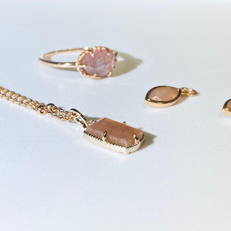 CEDONY | 天然橙月光石雙面雕花吊墜 一款多種戴法 日本專櫃同款 | 項鍊 吊墜 戒指 耳墜 橙月光石 草莓晶-細節圖4