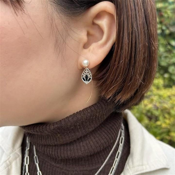 CEDONY | 展現復古輕奢風格 黑色琺瑯 對稱葉形紋路耳墜配優雅珍珠耳線 | 耳線 耳墜 韓國低調系列-細節圖2