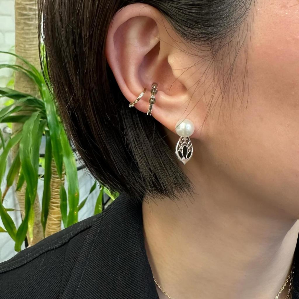 CEDONY | 展現復古輕奢風格 黑色琺瑯 對稱葉形紋路耳墜配優雅珍珠耳線 | 耳線 耳墜 韓國低調系列-細節圖3