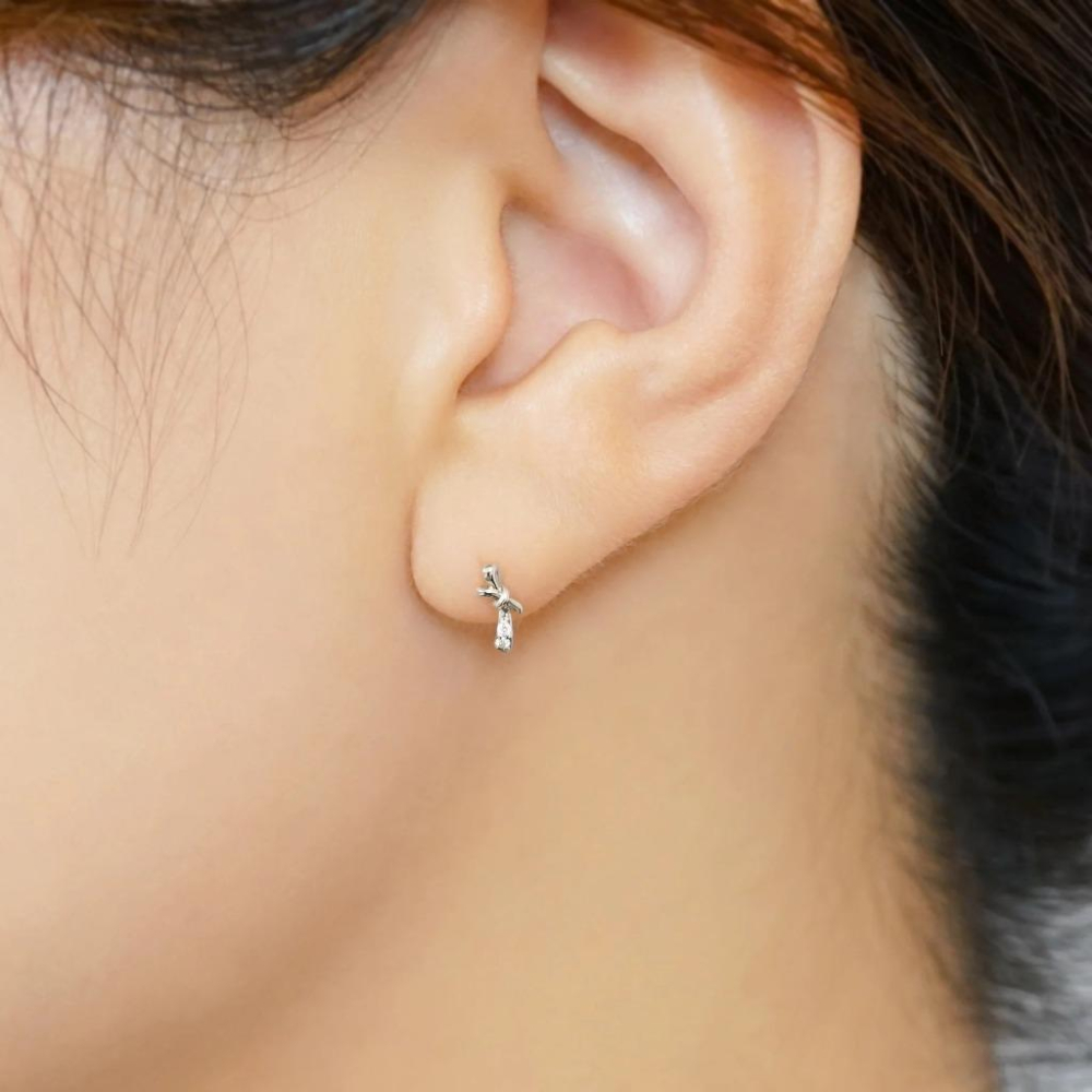 CEDONY | 輕奢迷你珠寶 柔軟曲線與璀璨白鋯的完美邂逅💎 緞帶蝴蝶結造型首飾 日牌同款 | 項鍊 耳釘 耳夾-細節圖3