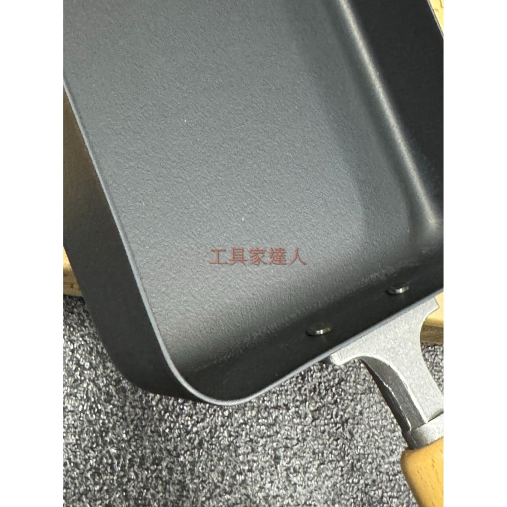 「工具家達人」 TAKUMI 木柄鐵製玉子燒平底鍋 中 岩紋玉子燒鐵鍋 鐵鍋 玉子燒鍋 煎蛋鍋 電磁爐可用 IH可用-細節圖2