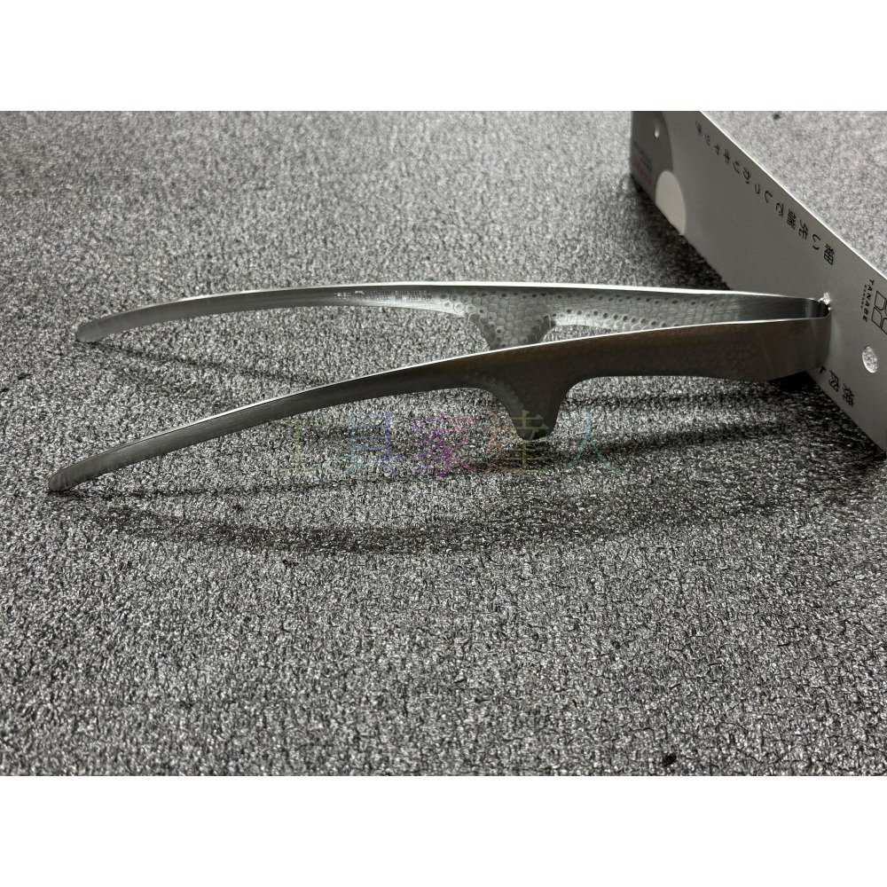 「工具家達人」 田辺金屬 日本製 鎚目 可站立燒肉夾 不鏽鋼 夾子 烤肉夾 輕便夾 料理夾 菜夾 多功能夾-細節圖6