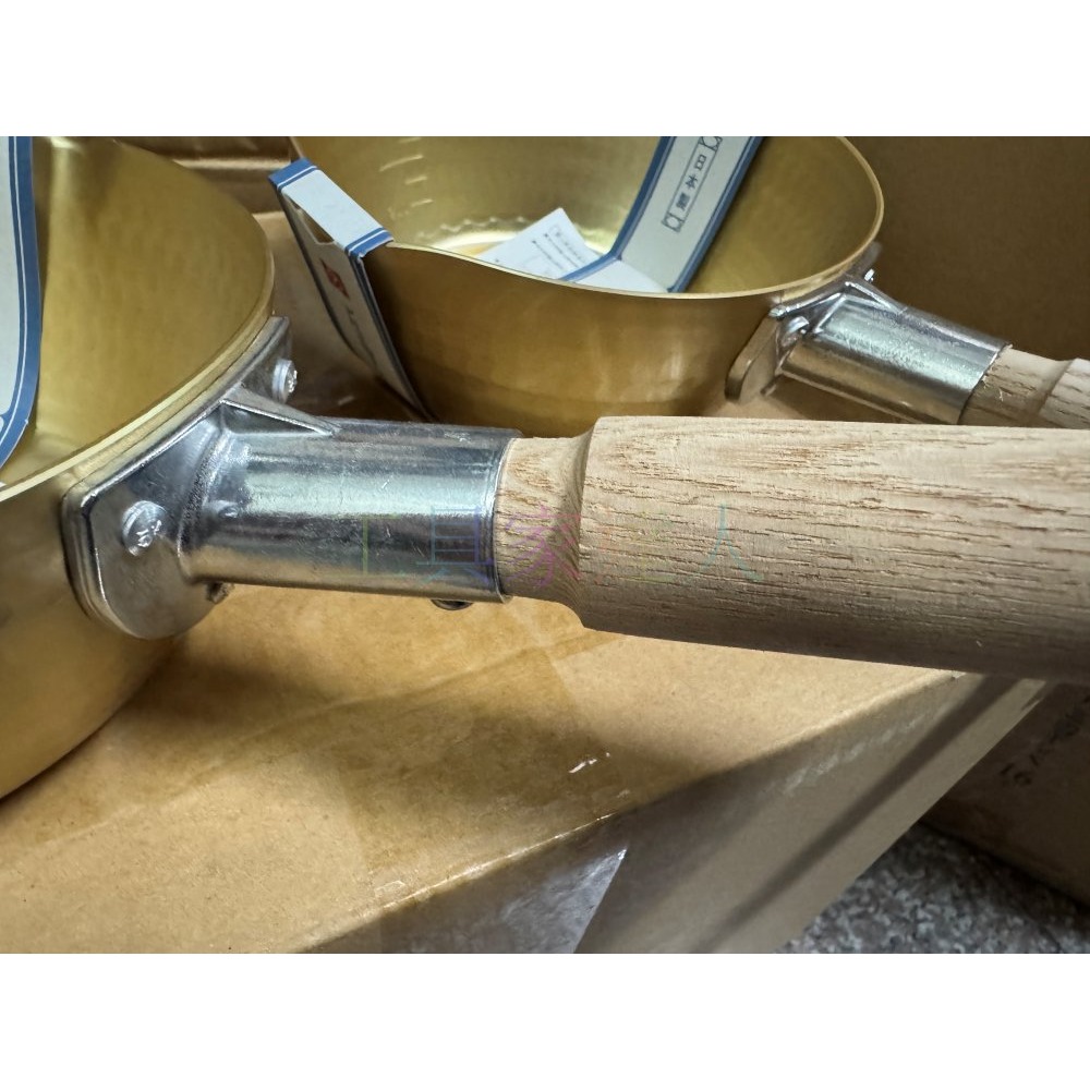 「工具家達人」 小伝俱 hokua 日本製 北陸 雪平鍋 小伝具錘目紋金色雪平鍋 片手鍋 泡麵鍋 鎚目鋁鍋 陽極氧化膜-細節圖4