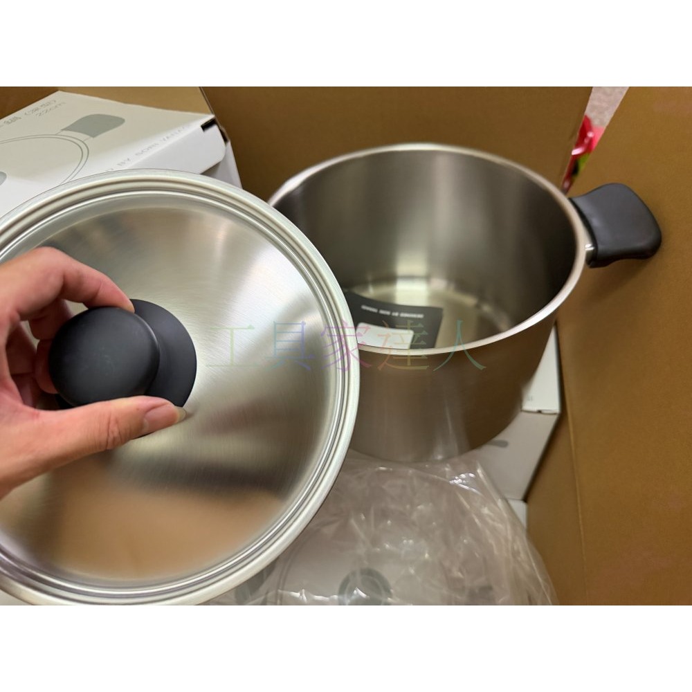 日本柳宗理 湯鍋 鍋子 日製18-8不鏽鋼雙耳高鍋 霧面雙柄鍋 義大利麵鍋 煮麵鍋 深鍋 22cm-細節圖2