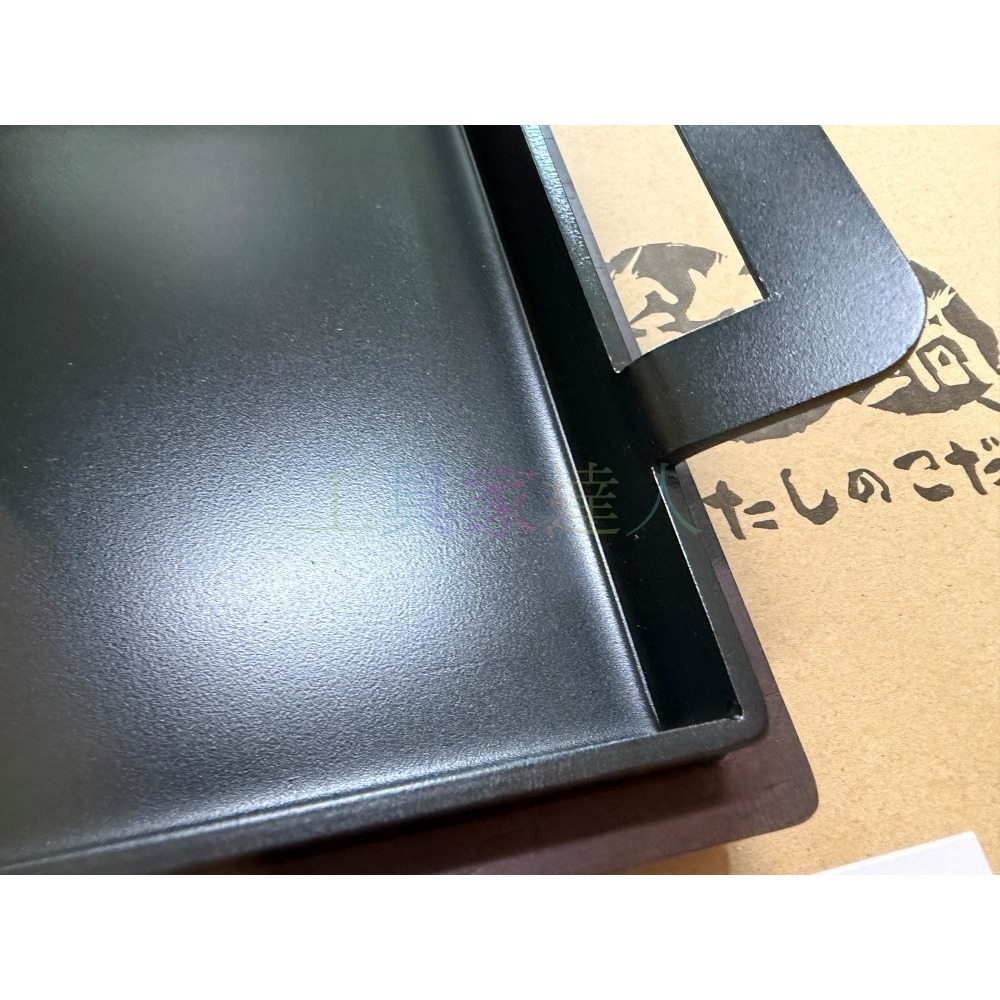 【日本田辺金具】鐵之職人 燕三條製 職人手作方形鐵板 (附專用木座) Tanabe 烤盤 煎鍋 平底鍋 烤肉盤-細節圖4