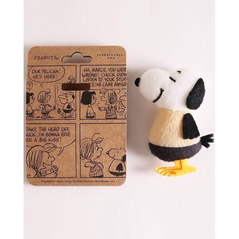 ￼全新絕版限定版 PEANUTS Cafe 名古屋 史努比 限定 鵜鶘鳥 送子鳥 造型SNOOPY史努比別針-細節圖3