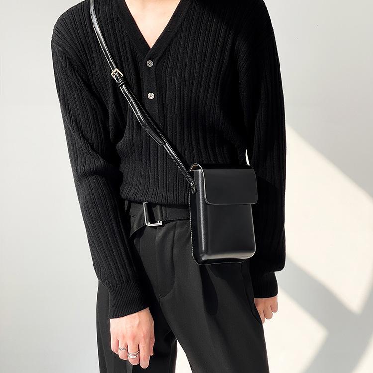 MOLISS｜AirPods 朴敘俊硬殼手機包 吸鐵翻蓋包 斜背包 肩背包 側背包 耳機包 相機包 小方包 小包 男包-細節圖5