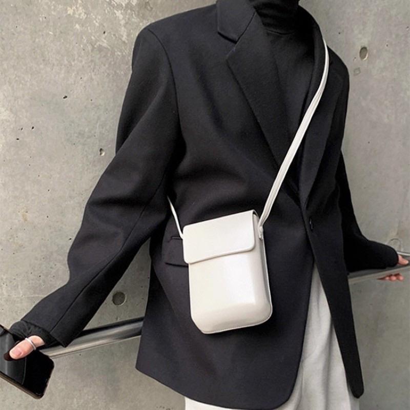 MOLISS｜AirPods 朴敘俊硬殼手機包 吸鐵翻蓋包 斜背包 肩背包 側背包 耳機包 相機包 小方包 小包 男包-細節圖6