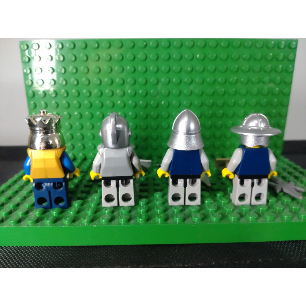 樂高 二手皇冠國王與士兵-細節圖2