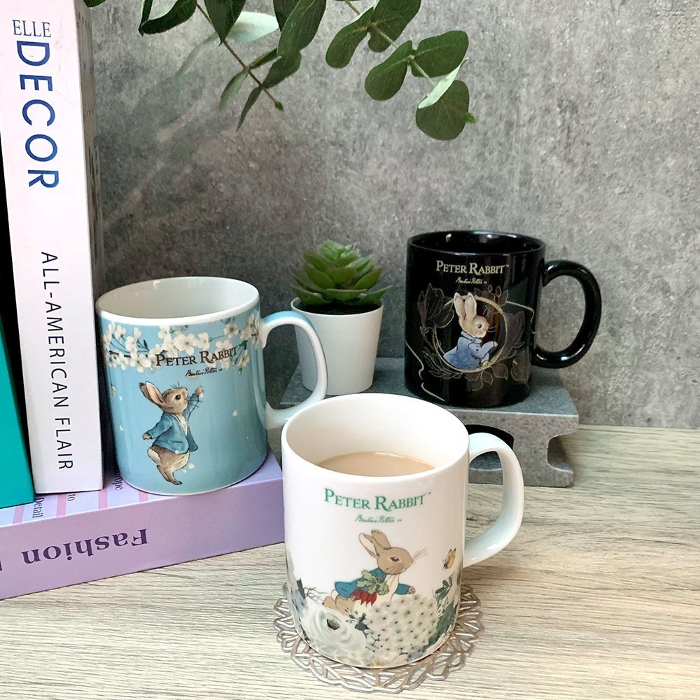 【PETER RABBIT】比得兔陶瓷馬克杯/落英繽紛 /百花爭妍-細節圖2