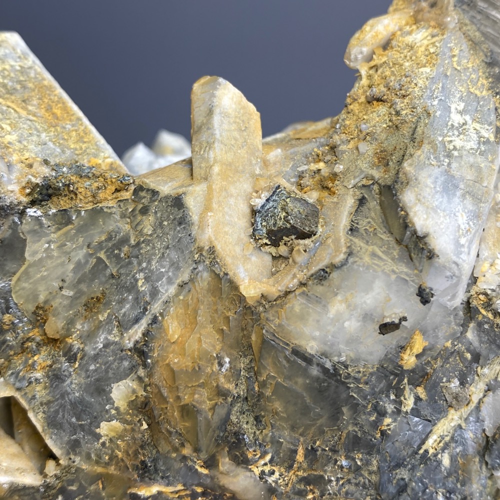 內蒙水晶二次結晶方解共生錆色磁黃鐵原礦、芒果晶簇-居家、辦公室微景觀、淨化擺件-細節圖8