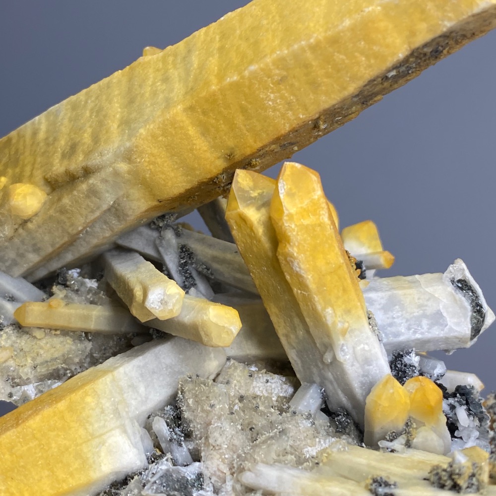 內蒙水晶二次結晶方解共生錆色磁黃鐵原礦、芒果晶簇-（大）居家、辦公室微景觀、淨化擺件-細節圖8