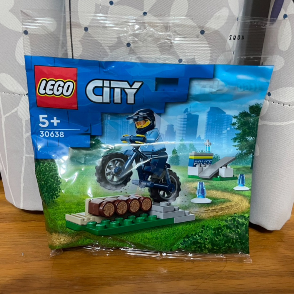 【椅比呀呀|高雄屏東】LEGO 樂高 30638 警察自行車訓練 Police Bike Training 袋裝-細節圖2