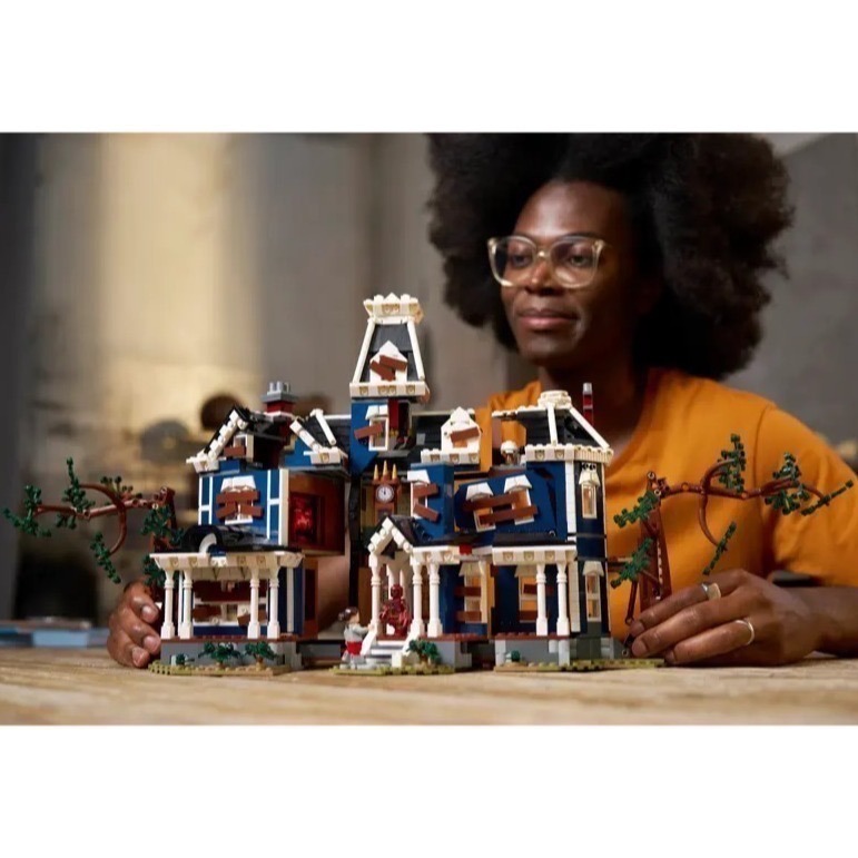 【椅比呀呀|高屏8200】LEGO 樂高 11370 怪奇物語：克里爾家 The Creel House 草皮屋-細節圖6