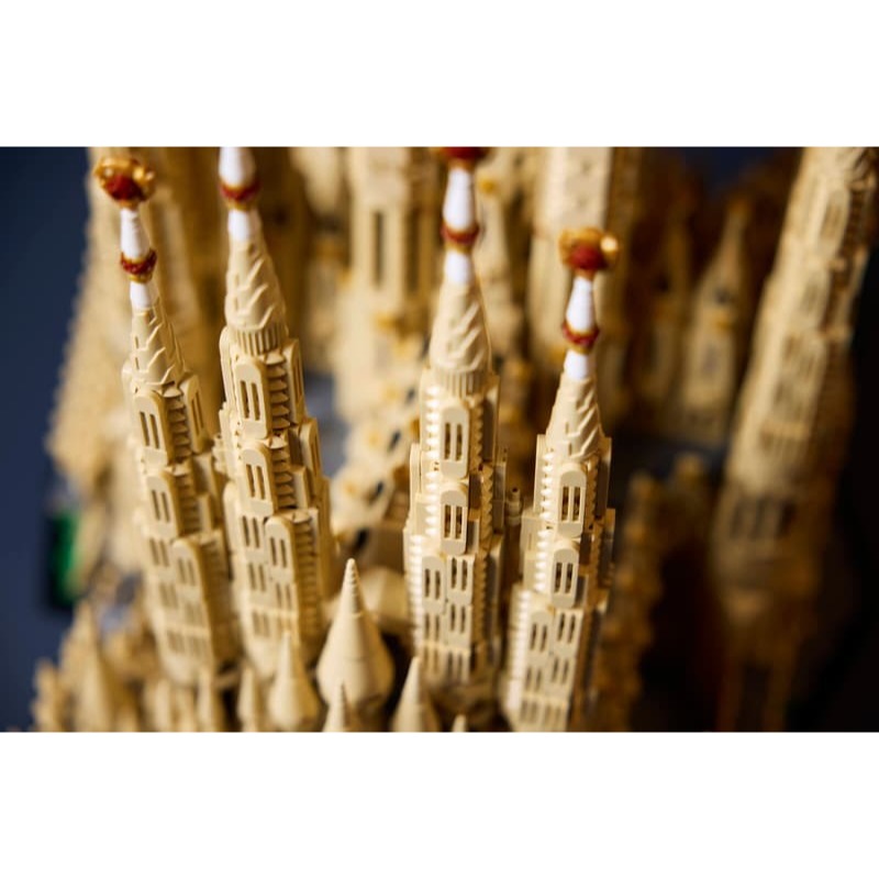 【椅比呀呀|高屏21500】LEGO 樂高 21065 建築系列 聖家堂 Sagrada Família-細節圖7