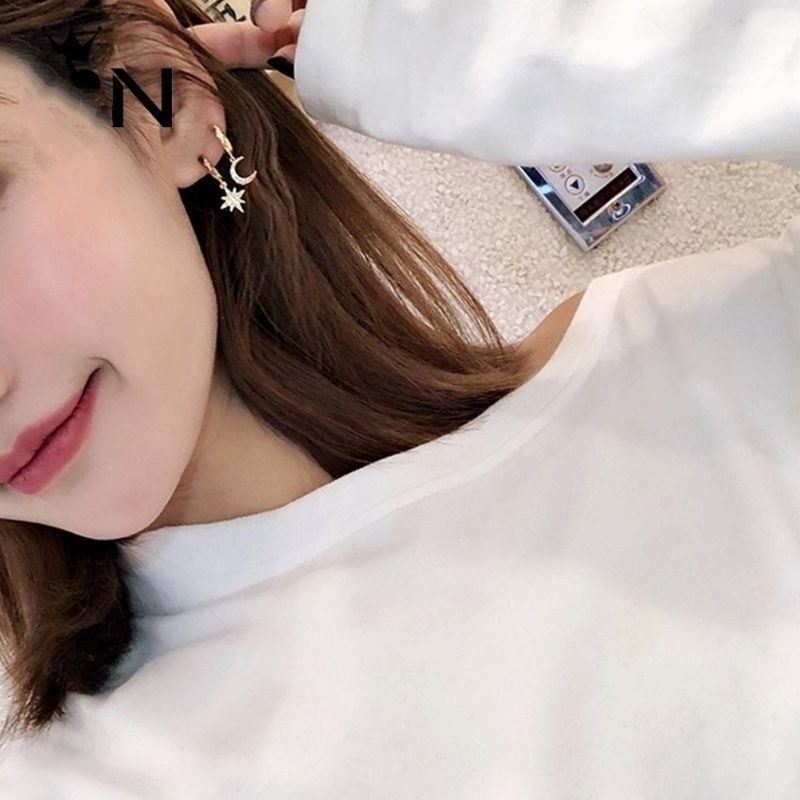 💖台灣現貨🌿東大門人氣款 水鑽星月 芒星 月亮 冷淡百搭不對稱氣質星月耳環 INS鑲鑽耳圈耳釦G136-細節圖6