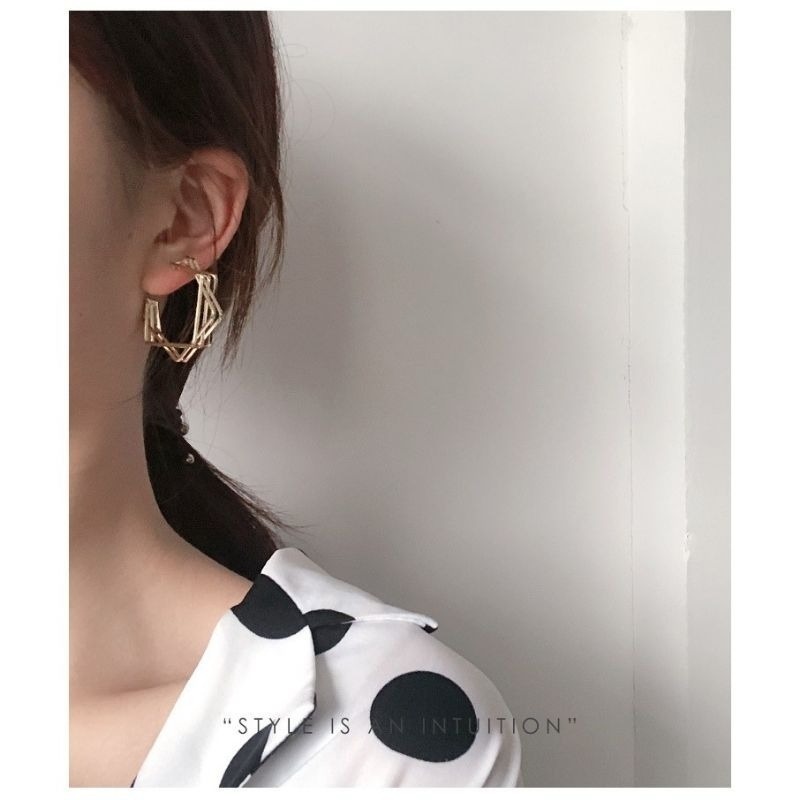 💖台灣現貨🌿925銀針 六芒星的咒符耳環 歐美大氣幾何不規則多層C型立體設計感耳環【G263】-細節圖6