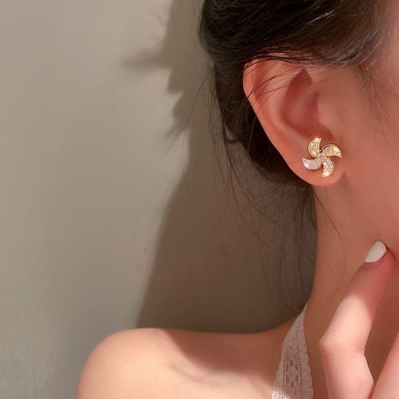 💖台灣現貨🌿網紅可旋轉風車耳環 925銀針抗過敏 旋轉耳環 個性小眾設計感小巧滿鑽耳釘 好運會轉耳環【G73】-細節圖6