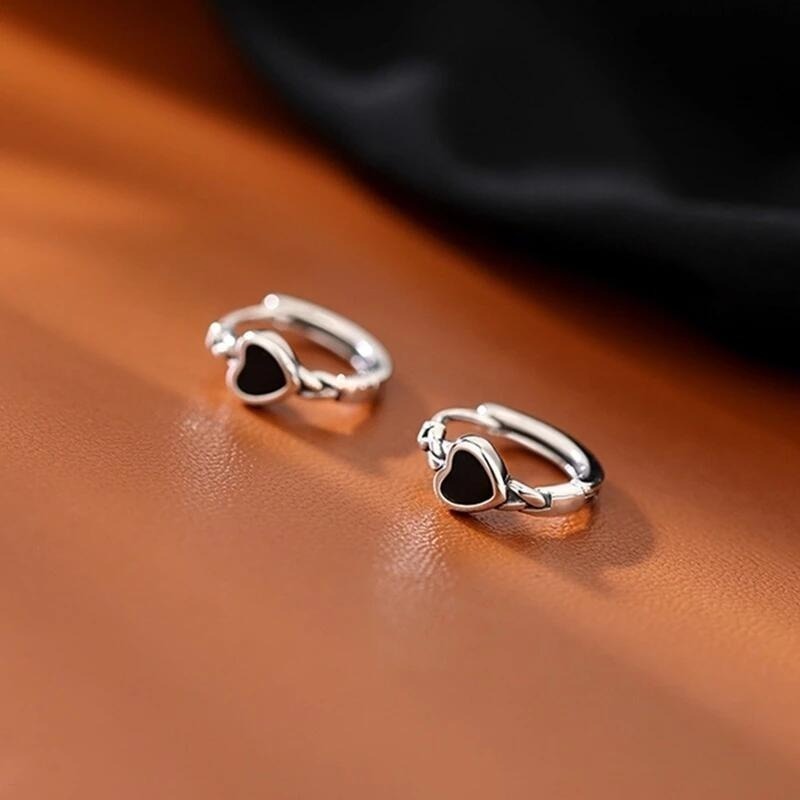 💖台灣現貨🌿甜酷風~黑色滴油愛心麻花耳環 設計感簡約個性耳扣 圓圈耳環 防敏耳環 愛心易扣耳環【G419】-細節圖3