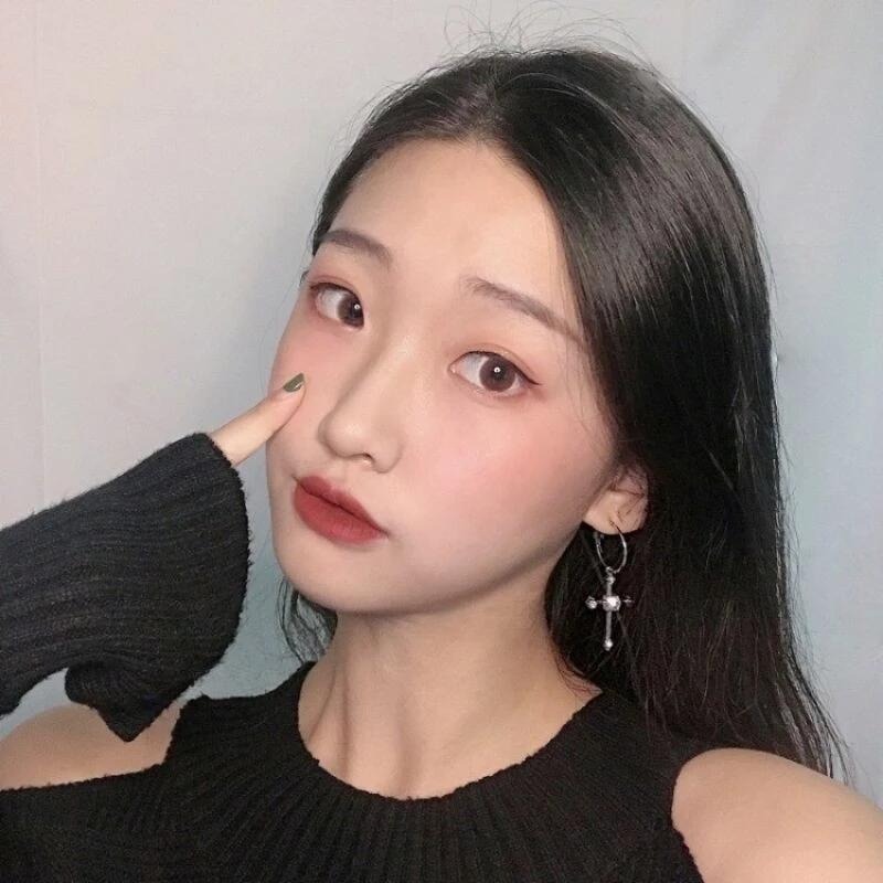 💖台灣現貨🌿S925銀針歐美冷淡風耳環簡約十字鑲鑽耳圈耳墜ins明星同款耳飾【G198】-細節圖8