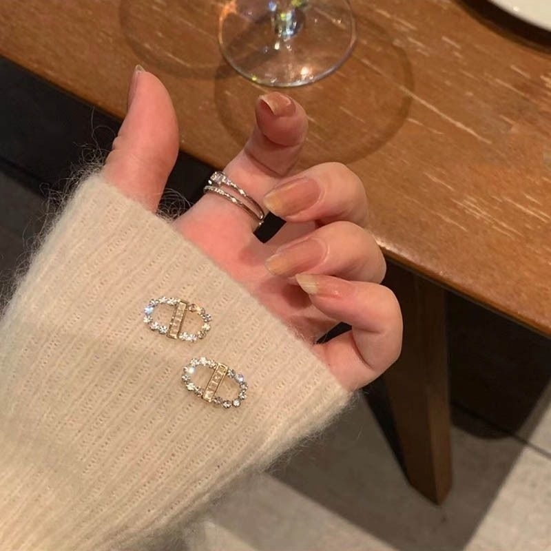 小巧精緻1.4cm耳釘一對