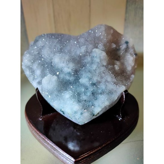 ✡️烏拉圭 閃亮砂糖 綠異愛心水晶💖  綠異象 異象晶鎮 特殊 原皮異象糖果水晶 擺件 桌上小物 附底座-細節圖8