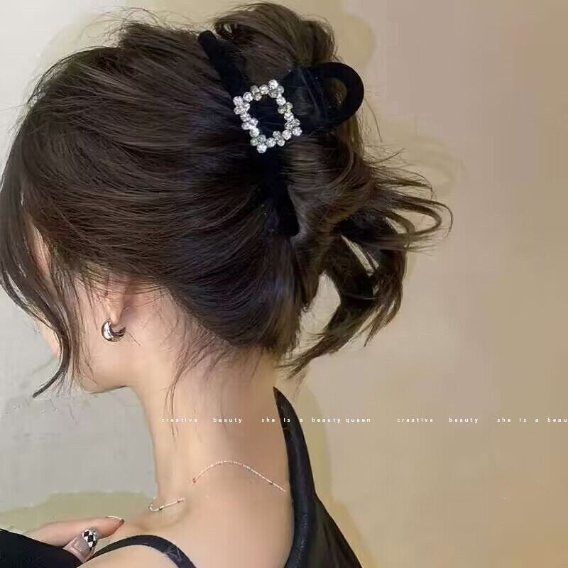 ✨台灣現貨🌿黑色復古水鑽字母 雪花絲絨抓夾 法式優雅氣質 INS慵懶風簡約大號13CM抓夾 鯊魚夾 盤髮夾【M74】-細節圖9