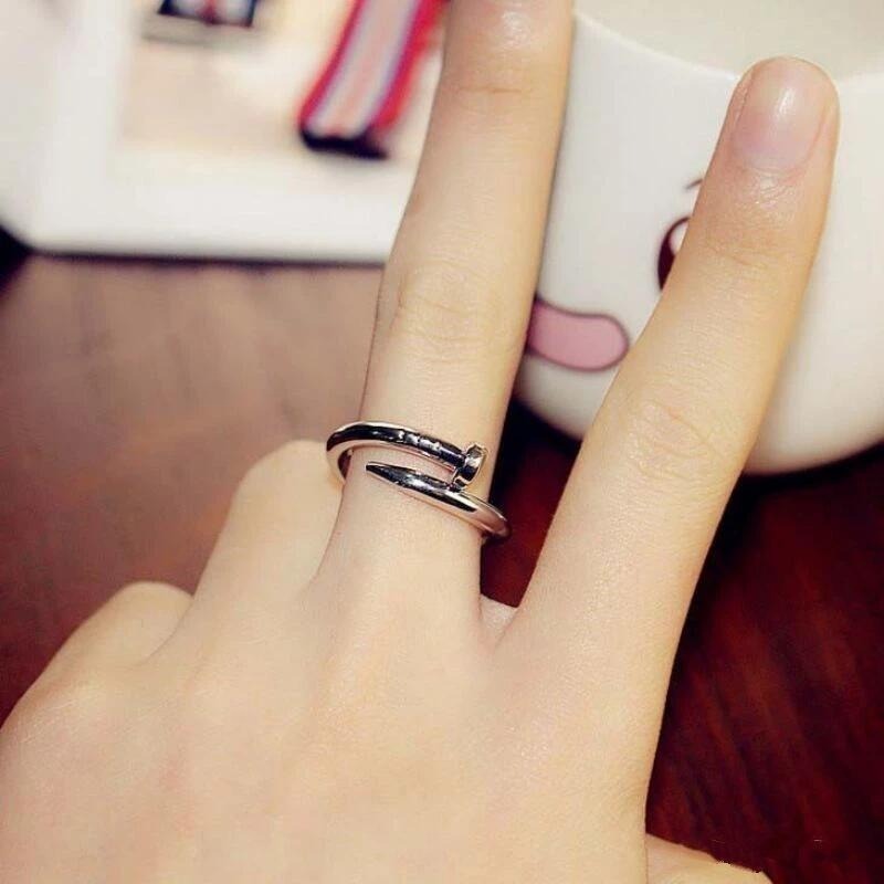 💍台灣現貨🌿日韓潮人釘子戒指 復古簡約氣質飾品 男女生個性鈦鋼開口戒指 玫瑰金螺絲釘子對戒尾戒食指關節戒【O62】-細節圖6