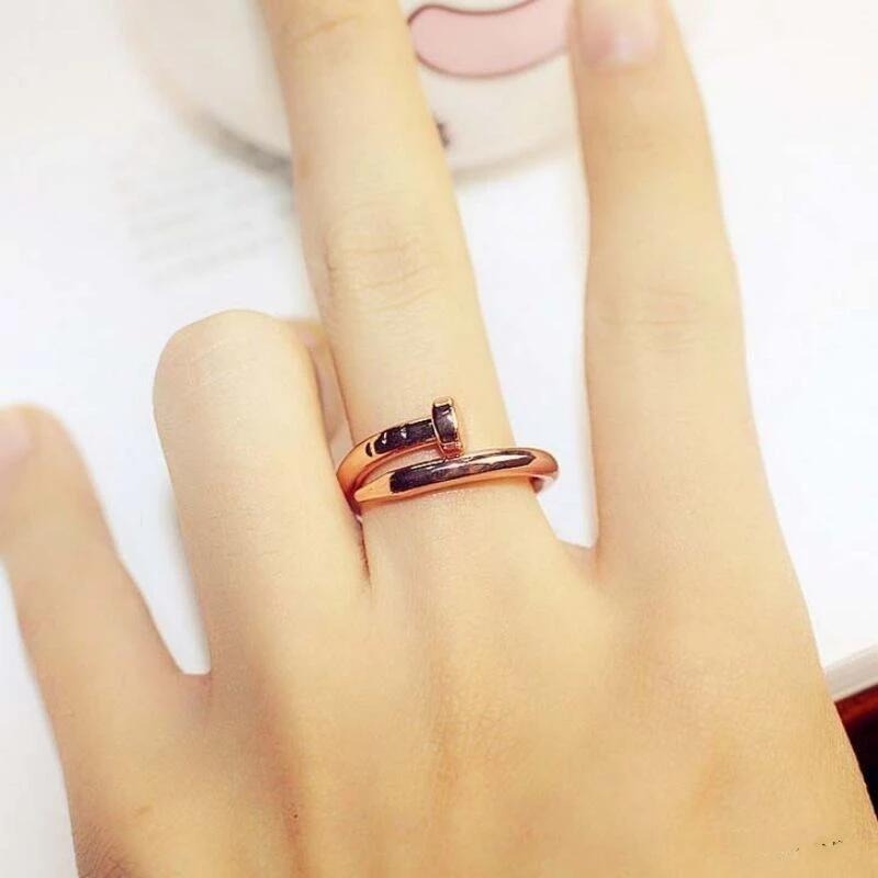 💍台灣現貨🌿日韓潮人釘子戒指 復古簡約氣質飾品 男女生個性鈦鋼開口戒指 玫瑰金螺絲釘子對戒尾戒食指關節戒【O62】-細節圖7