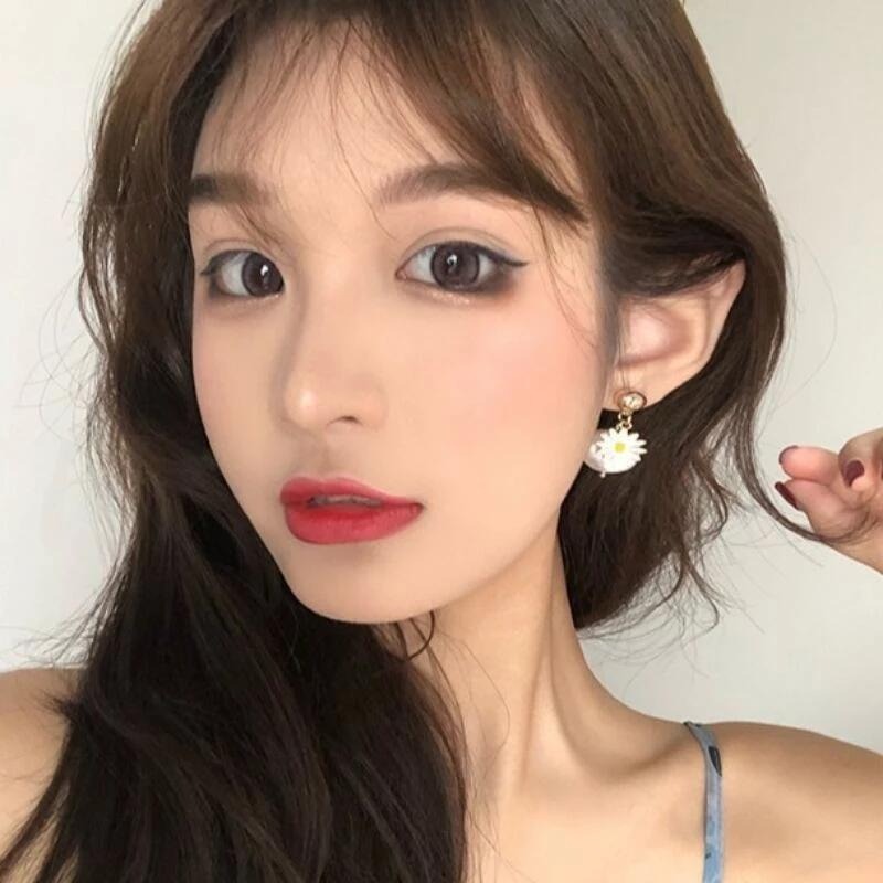 💖台灣現貨🌿網紅ins氣質耳釘 銀針花朵珍珠不對稱耳環小雛菊可愛百搭耳飾-細節圖6
