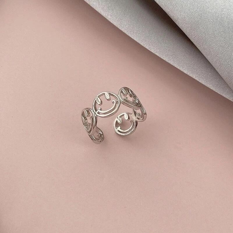 💍台灣現貨🌿新款冷淡風~笑臉戒指 ins時尚個性開口可調整指環鏤空笑臉戒圈【O63】-規格圖9