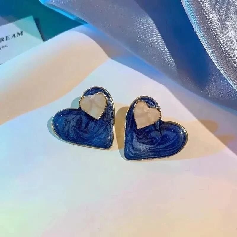 💖台灣現貨🌿韓版撞色藍白滴釉愛心耳環 一款兩戴 幻彩愛心珍珠吊墬耳環 小眾設計時尚氣質耳飾【G359】-細節圖2
