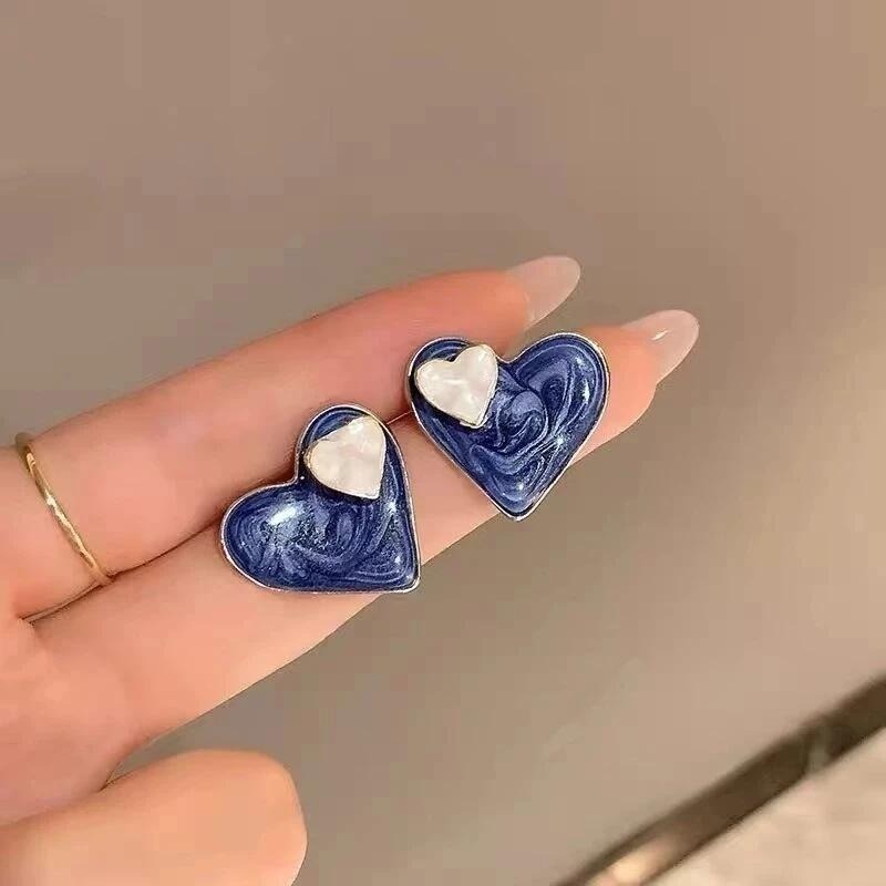 💖台灣現貨🌿韓版撞色藍白滴釉愛心耳環 一款兩戴 幻彩愛心珍珠吊墬耳環 小眾設計時尚氣質耳飾【G359】-細節圖4