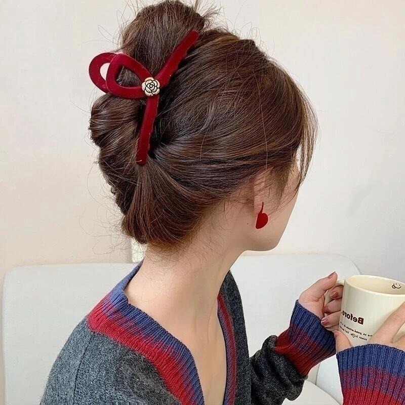 ✨台灣現貨🌿黑色復古法式優雅氣質 珍珠、玫瑰植絨大號抓夾 INS慵懶風簡約抓夾 鯊魚夾 盤髮夾【M9】-細節圖7