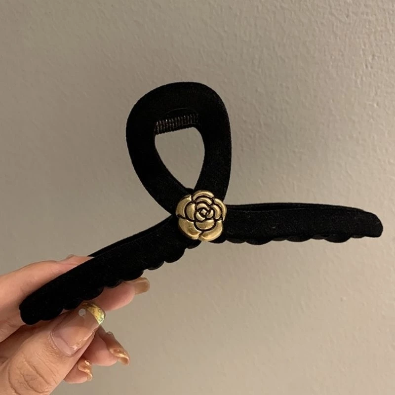 ✨台灣現貨🌿黑色復古法式優雅氣質 珍珠、玫瑰植絨大號抓夾 INS慵懶風簡約抓夾 鯊魚夾 盤髮夾【M9】-規格圖10