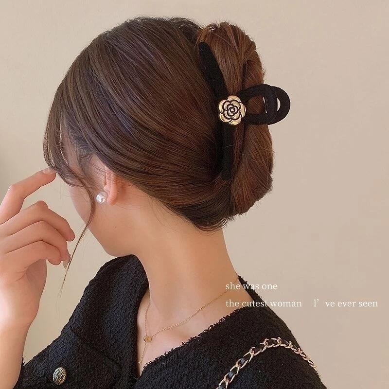 ✨台灣現貨🌿黑色植絨字母笑臉抓夾 盤髮夾鯊魚夾 馬尾盤髮夾【M20】-細節圖6