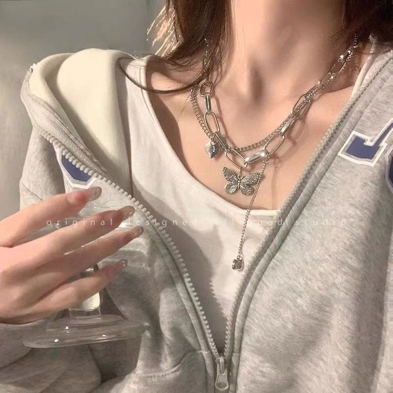 👗台灣現貨🌿雙層疊戴愛心 蝴蝶 項鍊 頸鍊 冷淡風 金屬 貓咪 頸鏈 ins網紅 設計感 鎖骨鏈【Q75】-細節圖4