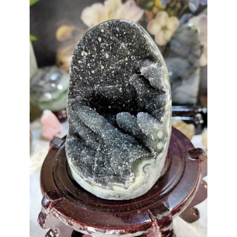 ✡️烏拉圭🇺🇾水晶原礦紫水晶 紫晶鎮 黑碧異象共生 二次結晶 內凹財眼 防幅攝電磁波 消磁 净化 開運 700g-細節圖2