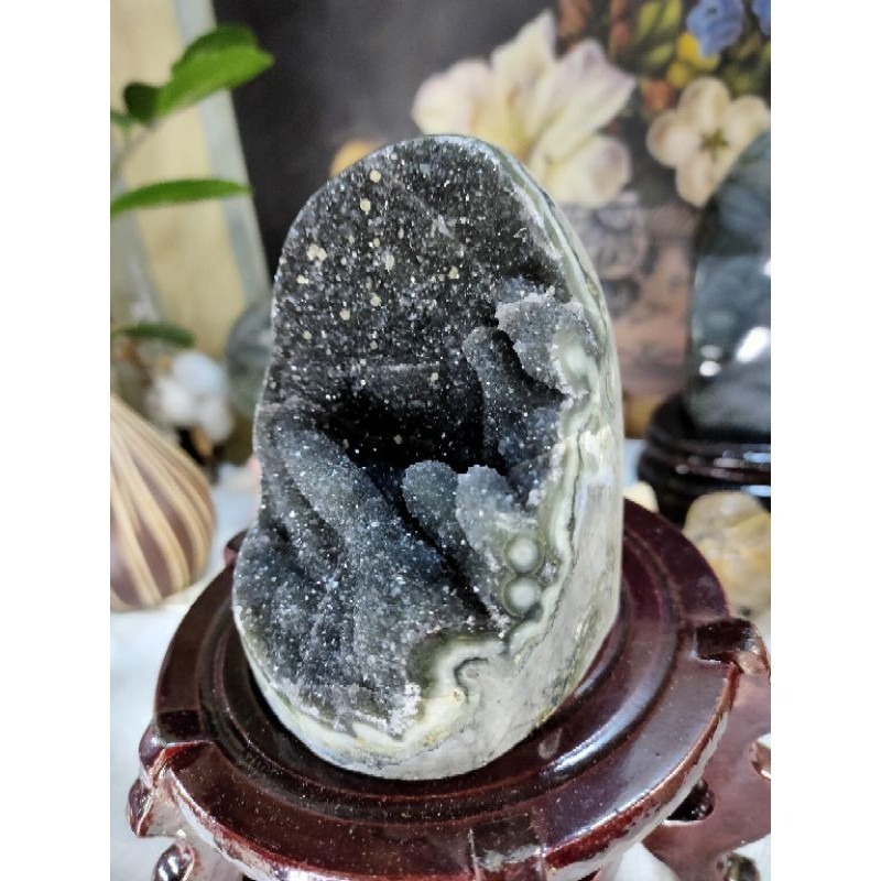 ✡️烏拉圭🇺🇾水晶原礦紫水晶 紫晶鎮 黑碧異象共生 二次結晶 內凹財眼 防幅攝電磁波 消磁 净化 開運 700g-細節圖3