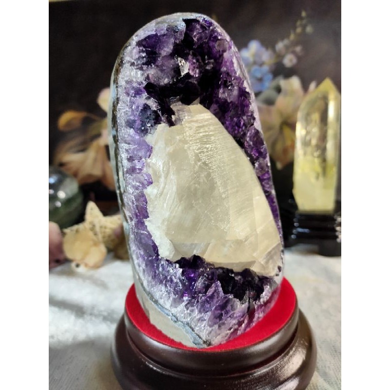 ✡️烏拉圭🇺🇾水晶原礦 帶超大方解石 紫晶陣 消磁 净化 紫水晶原石 晶簇擺件 2002g#2-細節圖5