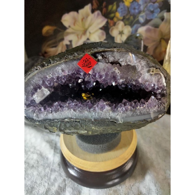 ✡️天然烏拉圭 紫水晶洞 帶方解石 桌上型聚財納氣~開運招正財~招貴人紫水晶洞 2656g#18 附木座 送元寶-細節圖9
