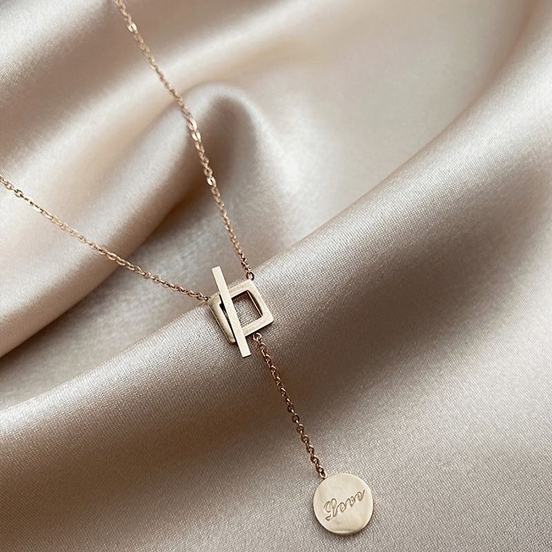 👗台灣現貨🌿 歐美字母圓盤項鍊 love鈦鋼項鍊 ins風鎖骨鏈 網紅頸鍊 個性項鍊【Q72】-細節圖3