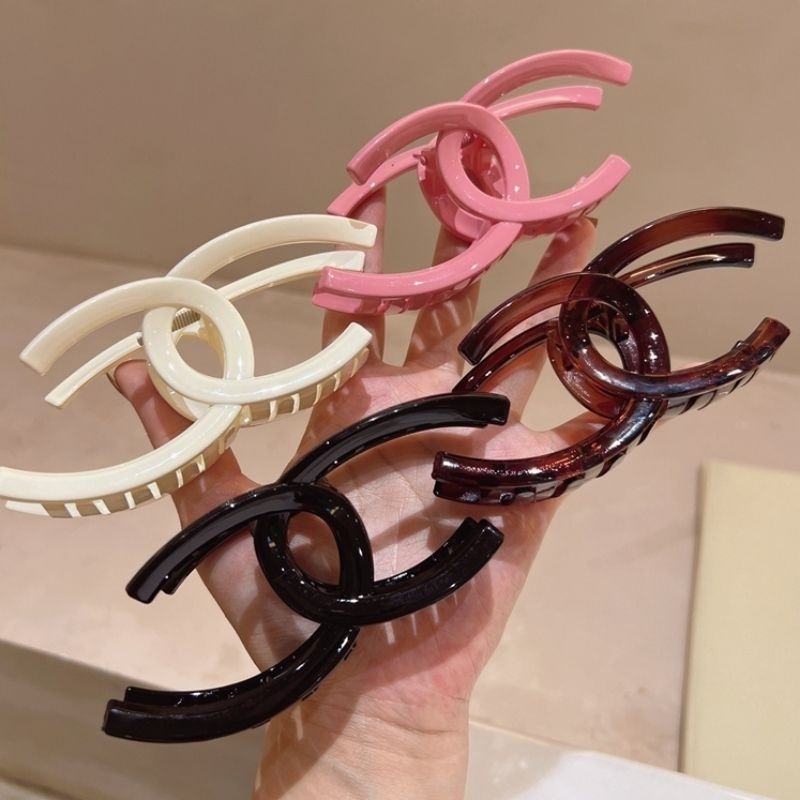 ✨台灣現貨🌿新款字母交叉亞克力抓夾 夏季氣質百搭設計盤髮鯊魚夾甜美個性大號髮抓【M38】-細節圖8