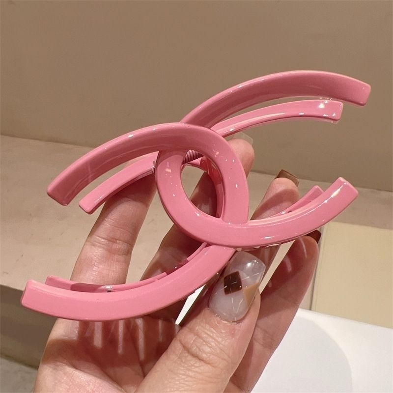 ✨台灣現貨🌿新款字母交叉亞克力抓夾 夏季氣質百搭設計盤髮鯊魚夾甜美個性大號髮抓【M38】-規格圖9