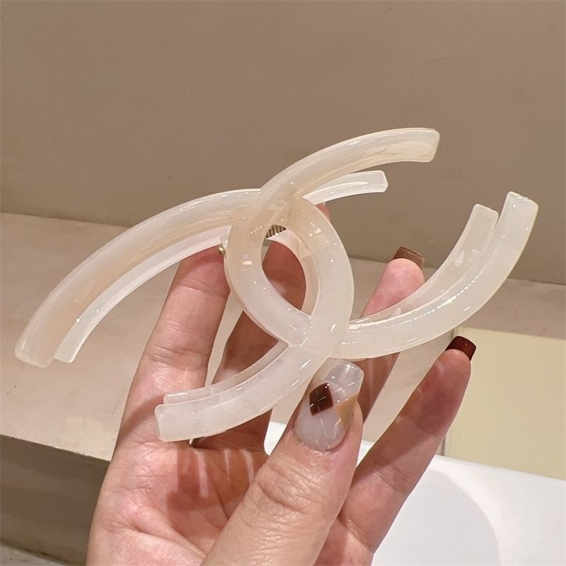 ✨台灣現貨🌿新款字母交叉亞克力抓夾 夏季氣質百搭設計盤髮鯊魚夾甜美個性大號髮抓【M38】-規格圖9