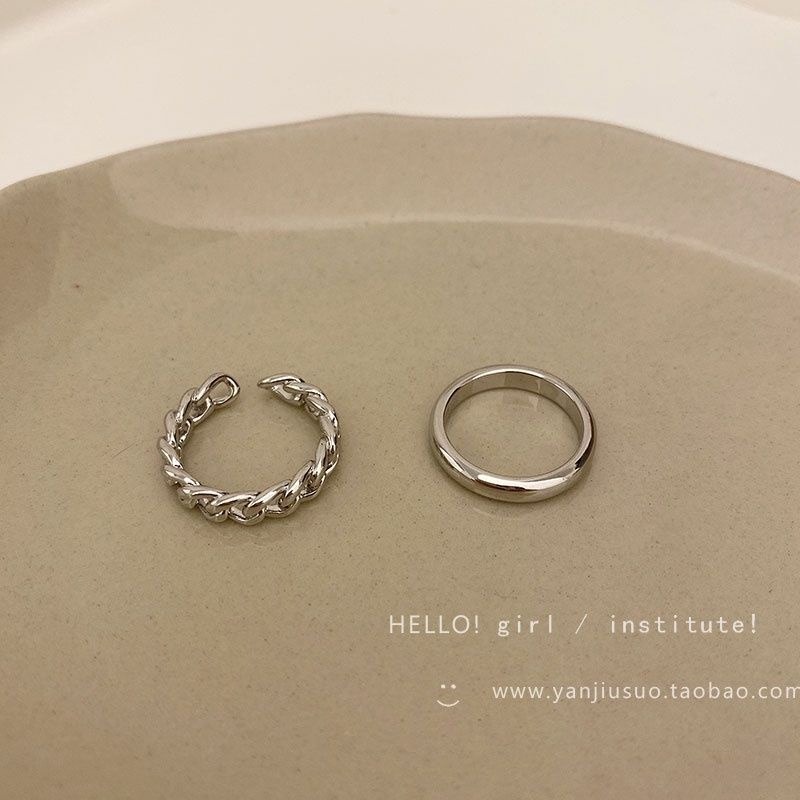 💍台灣現貨🌿冷淡風麻花鏈條 光面素圈銀戒指 情侶戒指 ins風小眾設計輕奢時尚個性簡約食指戒指環【O36】-細節圖5