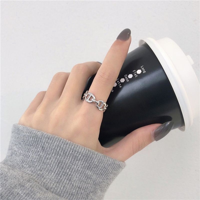 💍台灣現貨💍豬鼻子鏈條麻花戒指女生 韓版簡約復古風食指戒 小眾設計感鏤空扭曲開口指環 氣質簡約百搭戒指【O40】-細節圖2