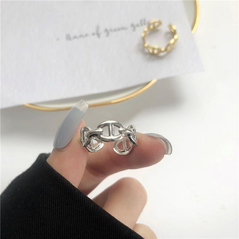 💍台灣現貨💍豬鼻子鏈條麻花戒指女生 韓版簡約復古風食指戒 小眾設計感鏤空扭曲開口指環 氣質簡約百搭戒指【O40】-細節圖3