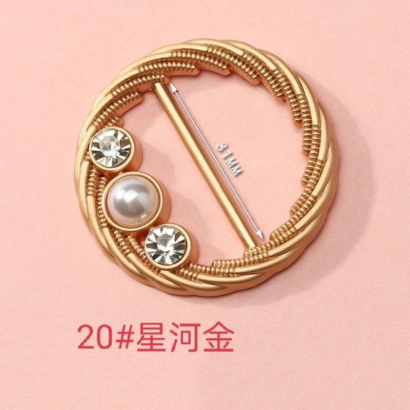 👗台灣現貨🌿韓國風 珍珠水鑽衣角打結扣環 腰扣 絲巾衣服扣 T恤襯衫風衣腰帶百搭日字扣 固定t恤打結神器-規格圖6